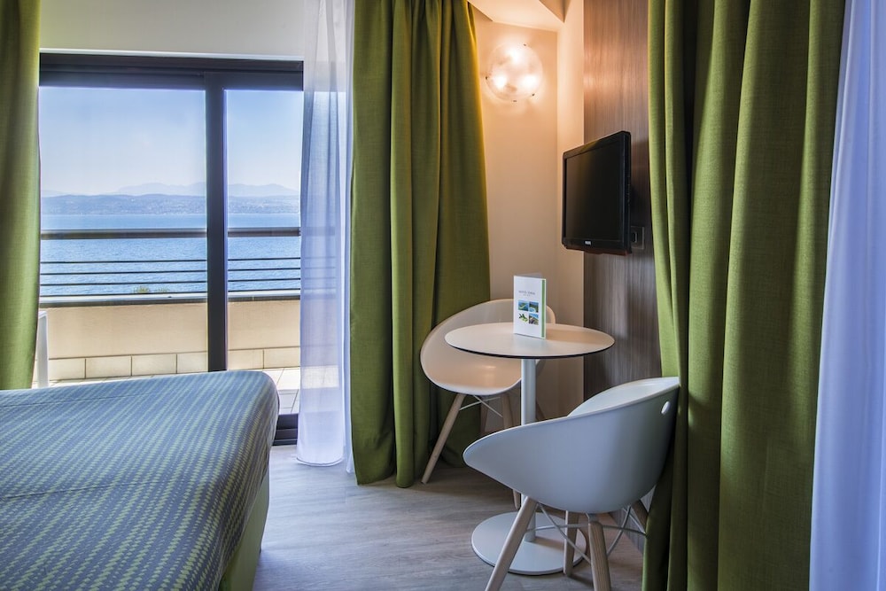 Superior Double Room, Balcony, Lake View - Photo 6