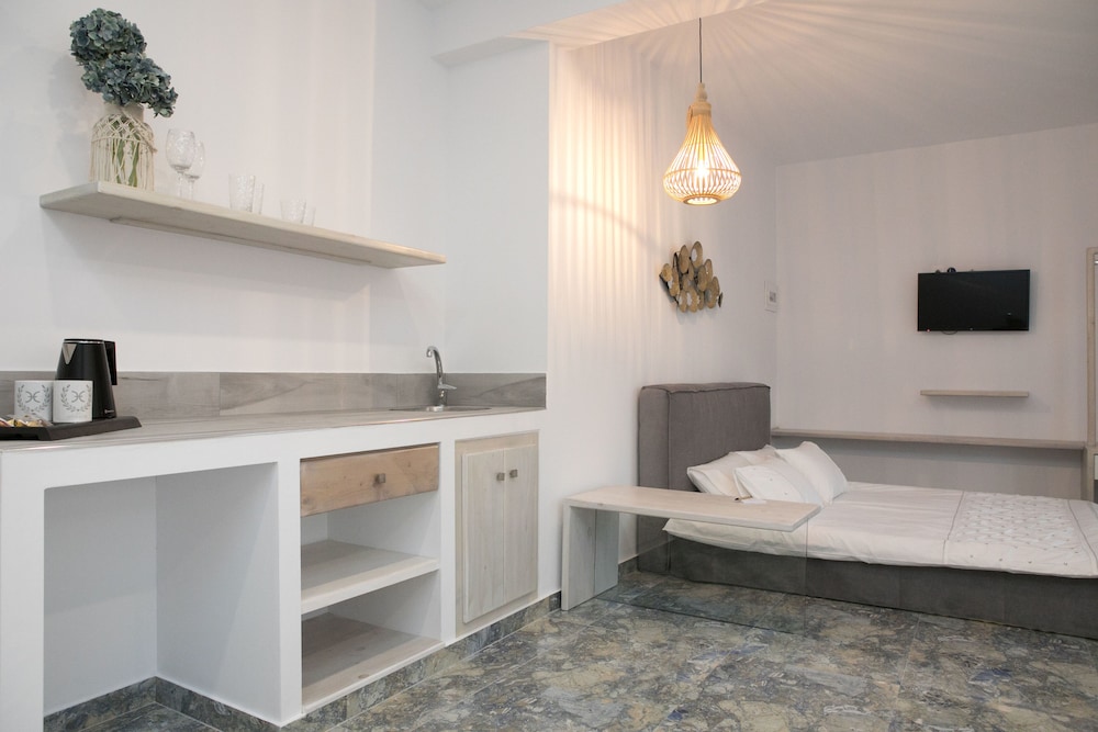 Suite, Sea View - Photo 1
