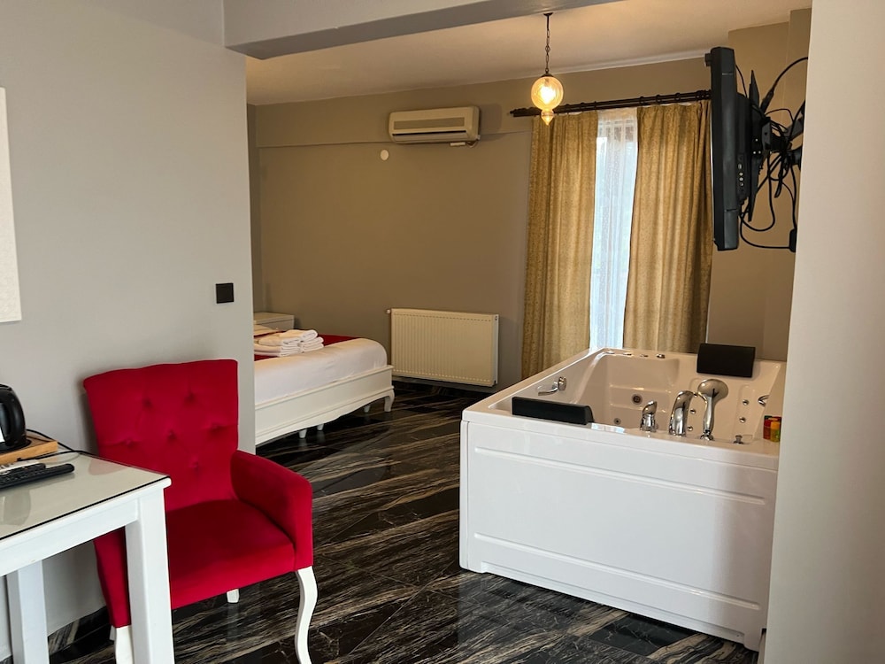 Panoramic Room
