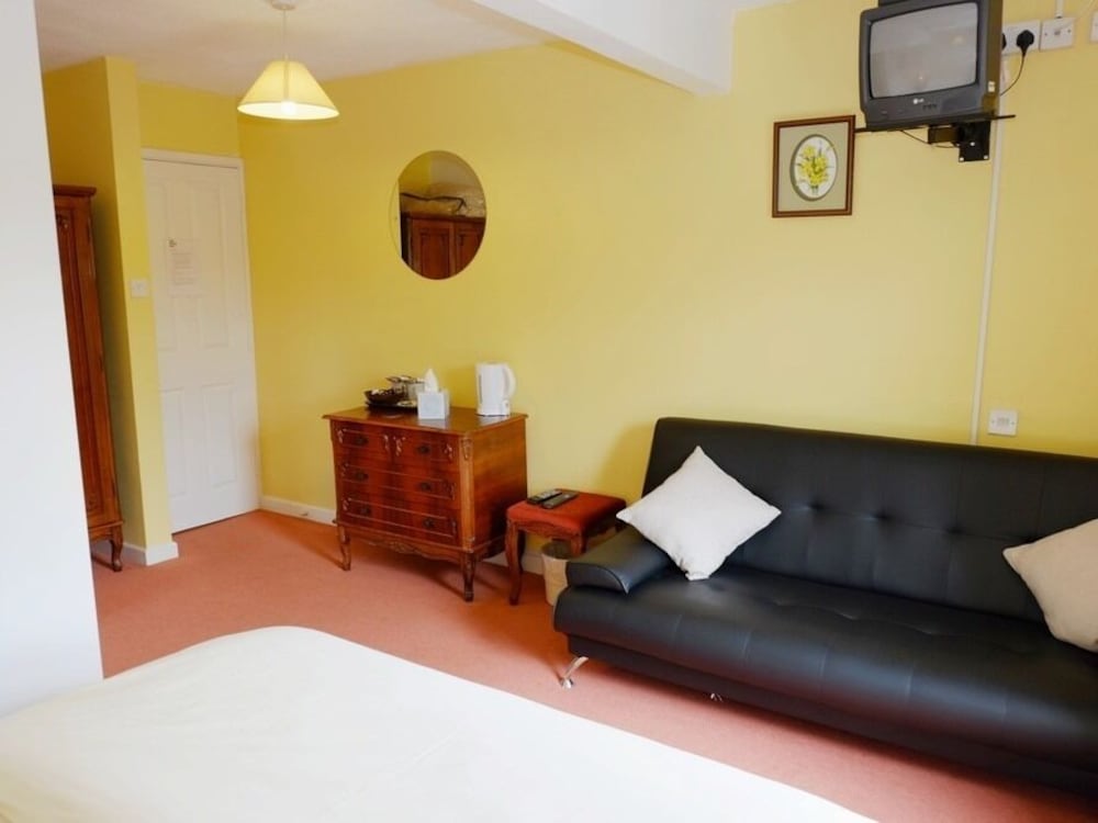Double Room, Ensuite (Bed Settee ) photo 2