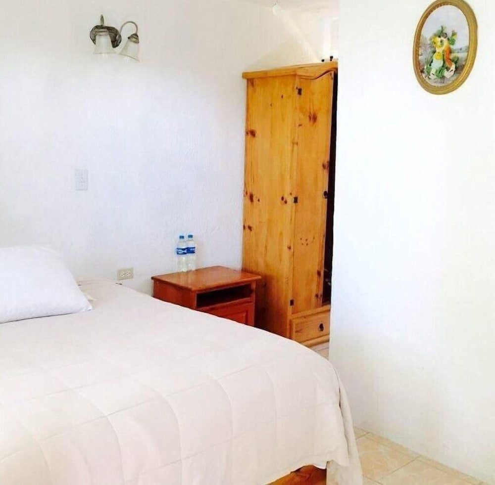 Basic Single Room, 1 Queen Bed, Private Bathroom