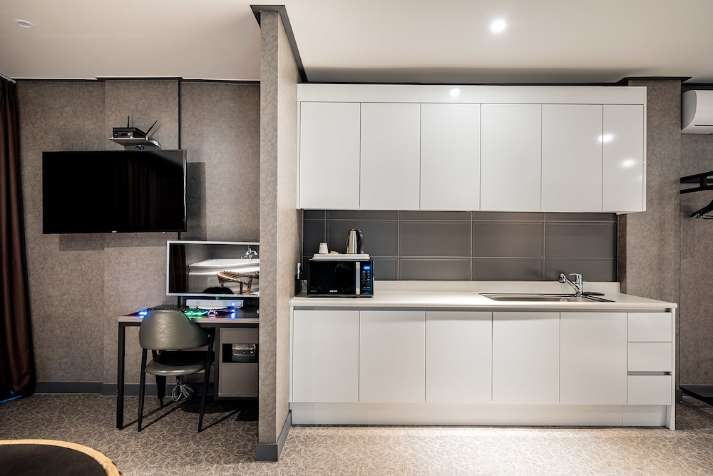 Room, Terrace - Photo 10