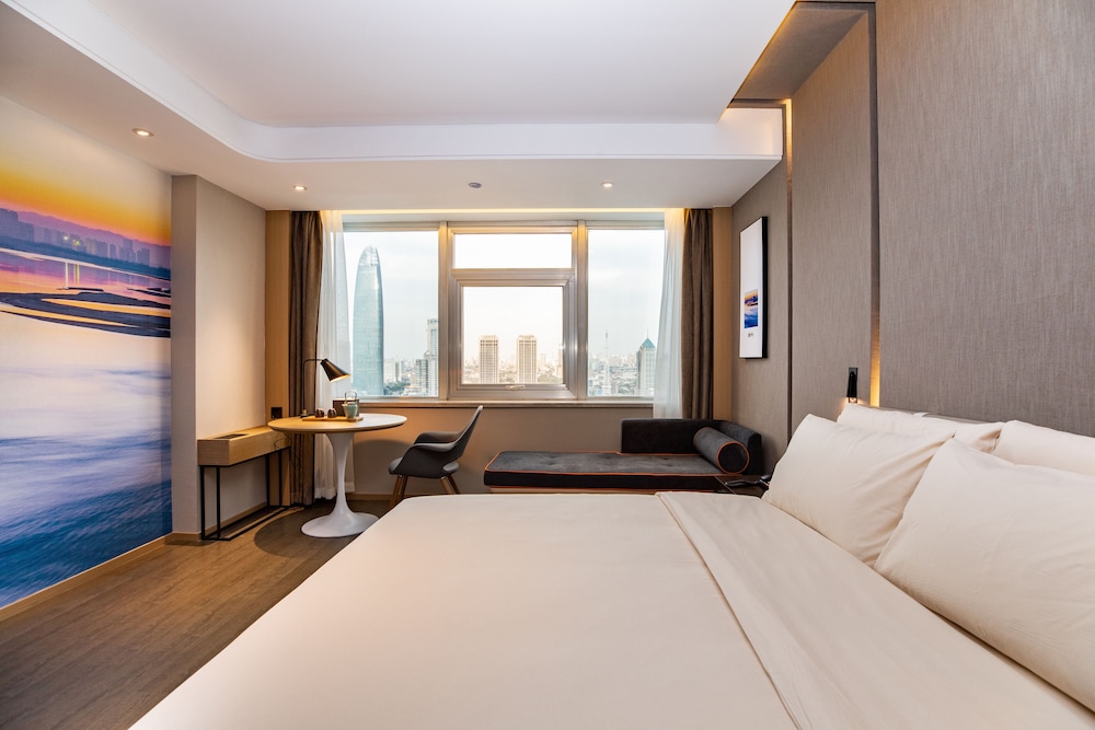 Room, City View