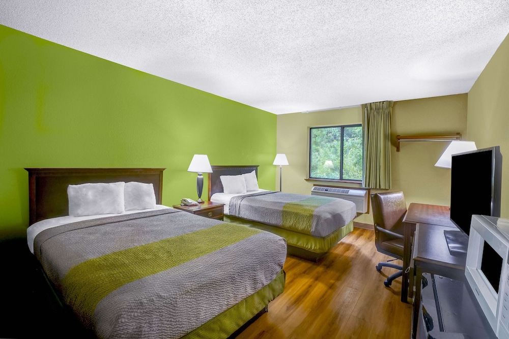 Standard Room, 2 Double Beds, Non Smoking - Photo 4