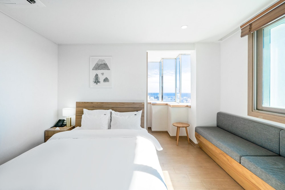 Panorama Double Room, Ocean View - Photo 3