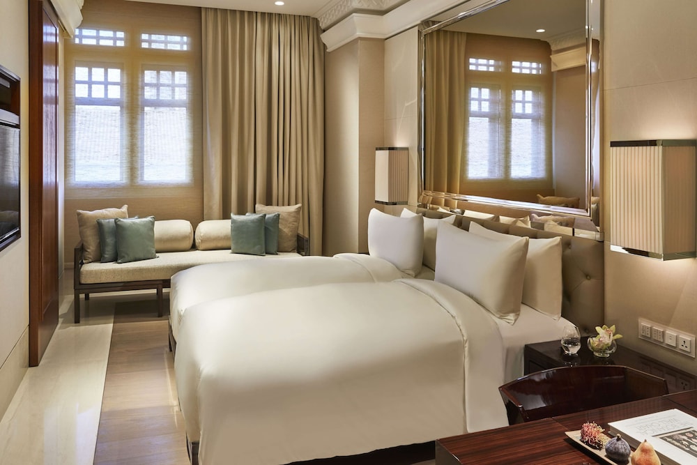 Deluxe Room Twin