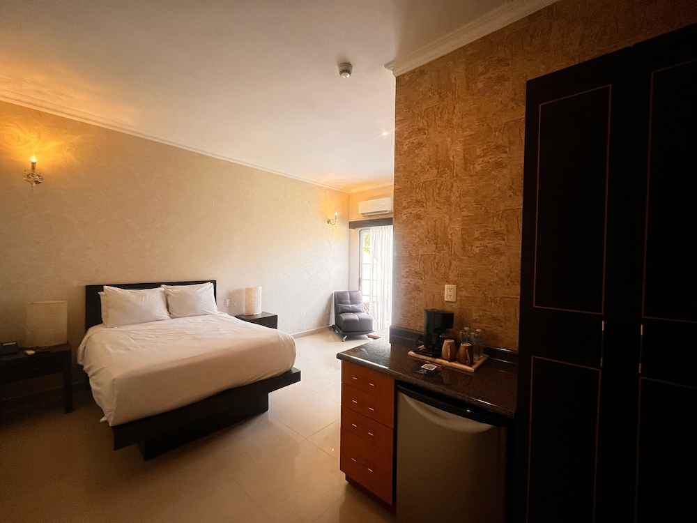 Standard Room photo 2