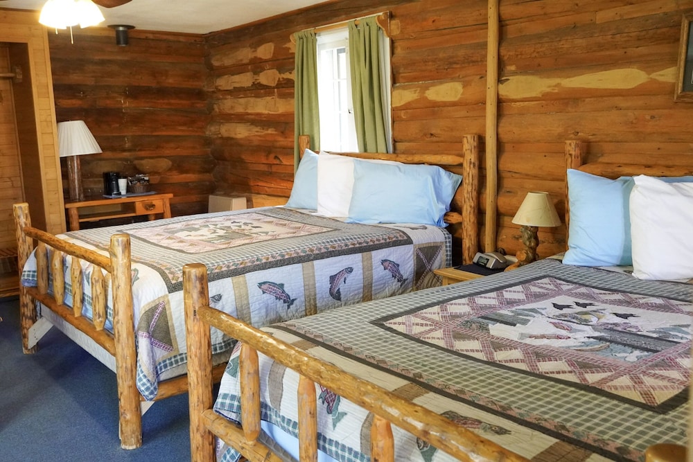 Cabin, 2 Queen Beds