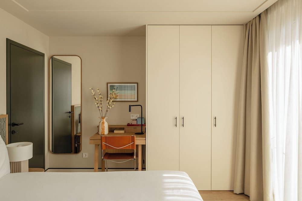 Deluxe Apartment, City View photo 3
