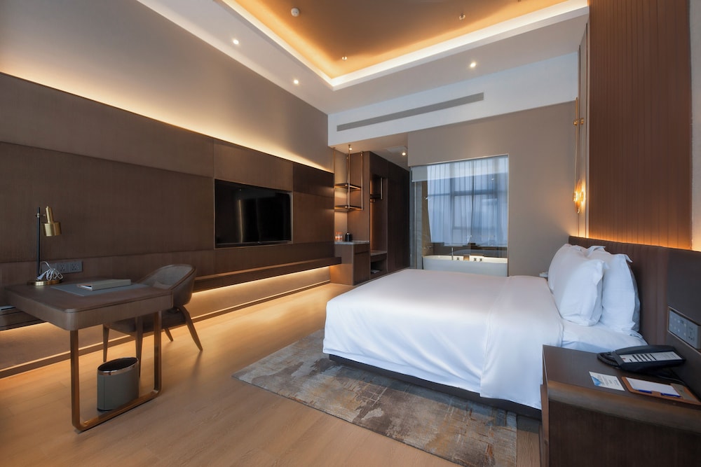 Executive Room, 1 King Bed, Non Smoking photo 3