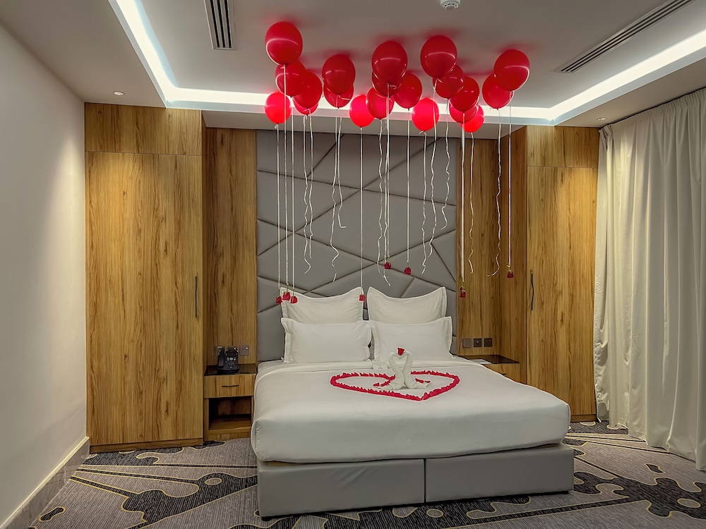 Royal Suite - Photo 2