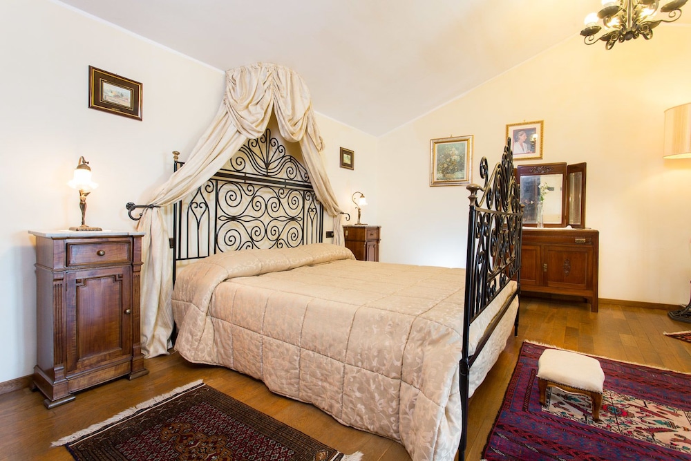 Suite, City View (Regina Paola Ruffo)