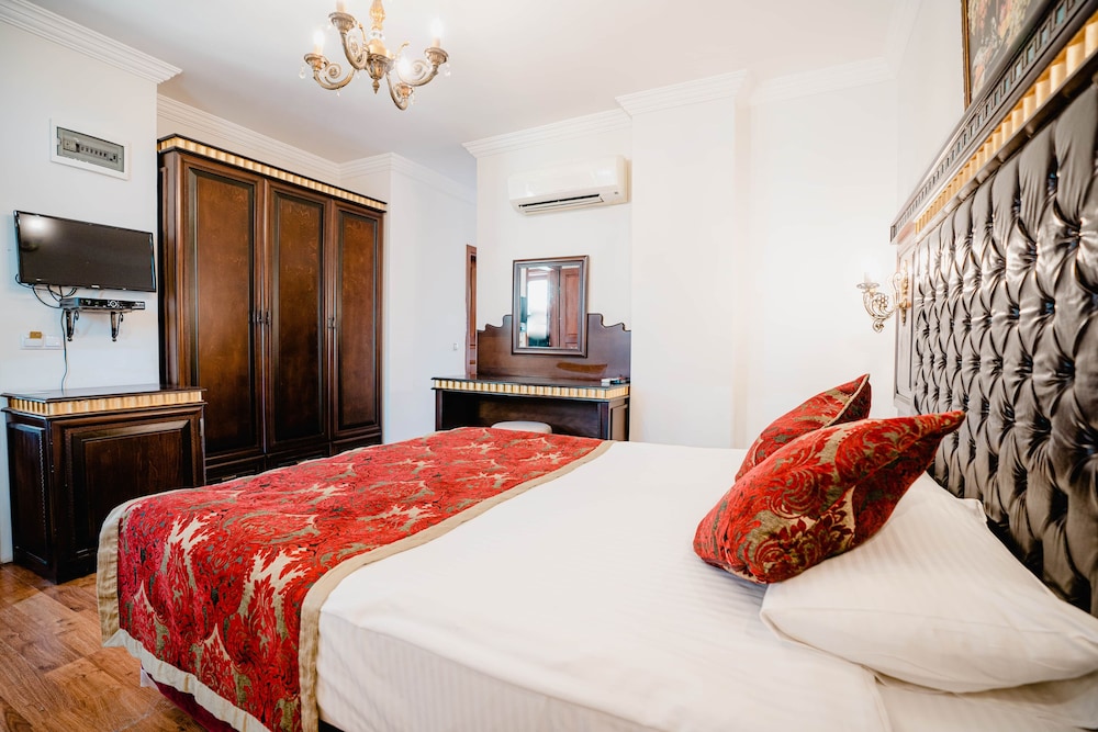 Standard Double or Twin Room - Photo 2