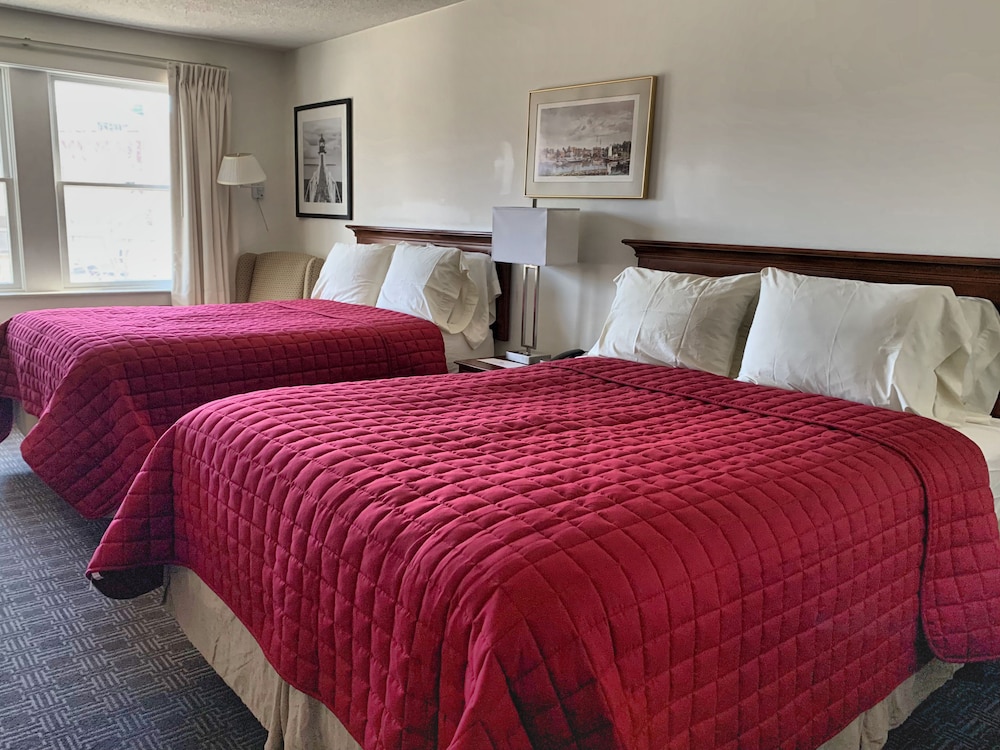 2 Queen Beds, 2nd Floor, No Pets