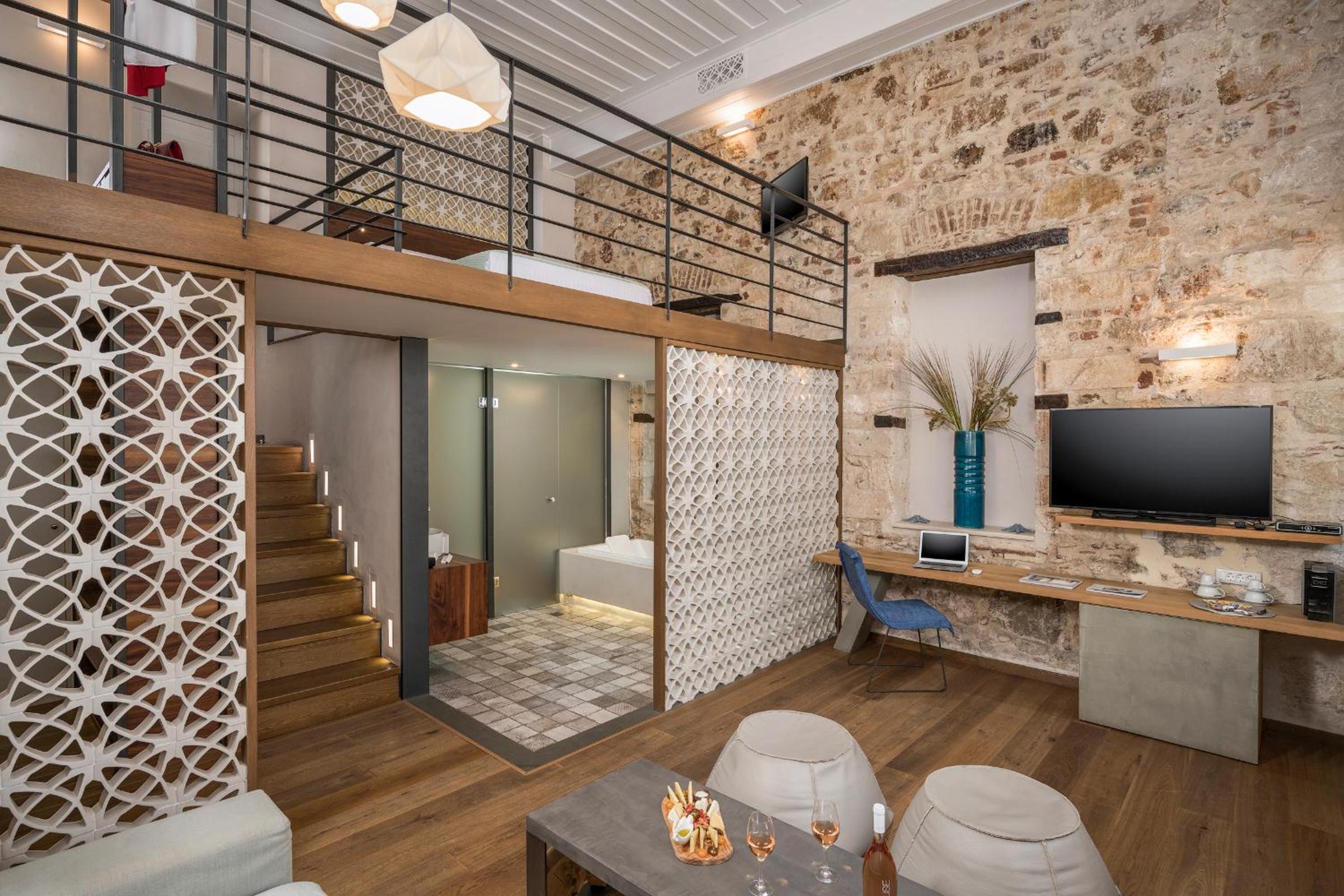 Duplex Suite with Spa Bath