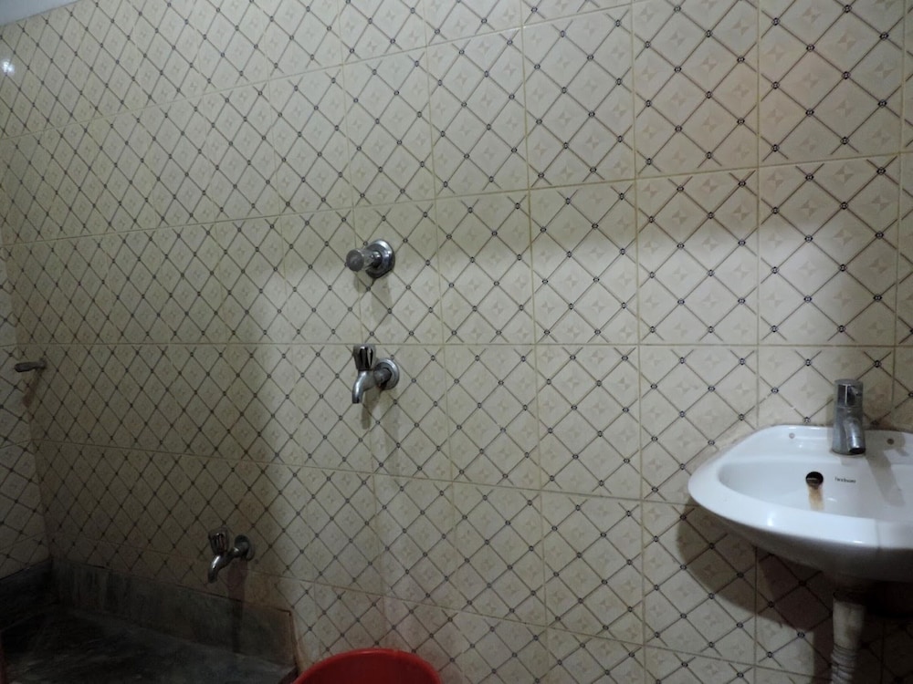 Standard Double Room - Photo 2