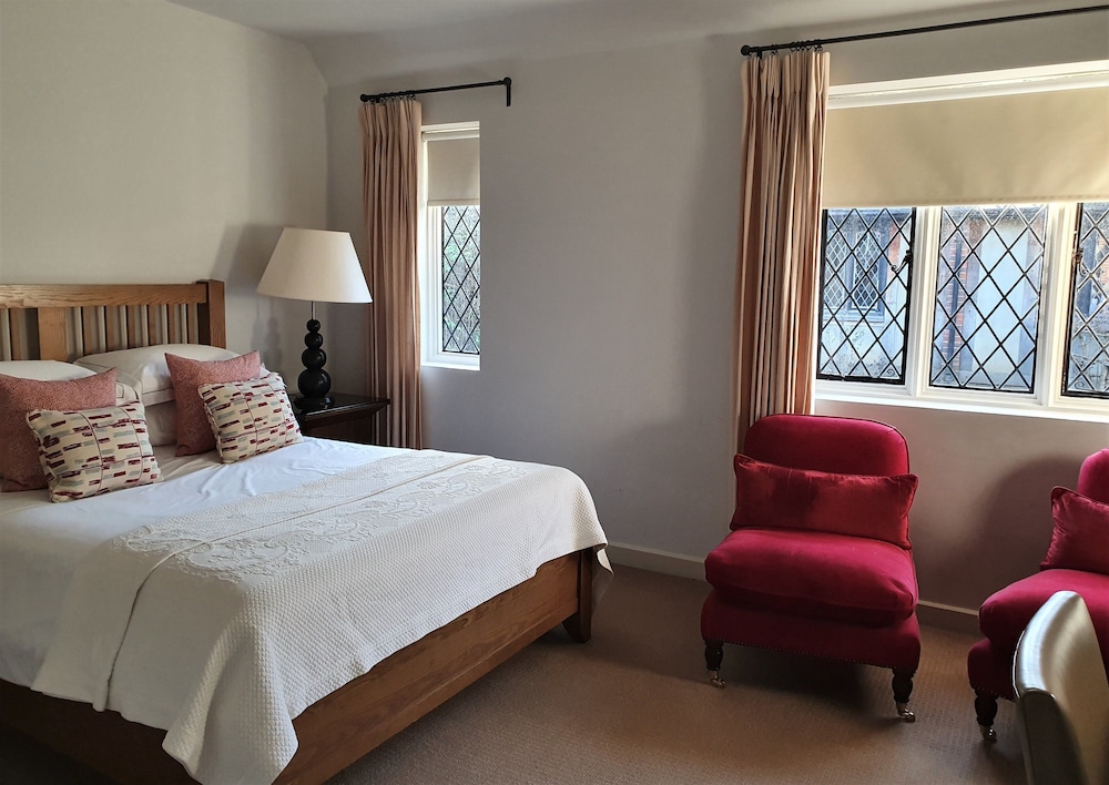 Comfy King Room - Photo 2