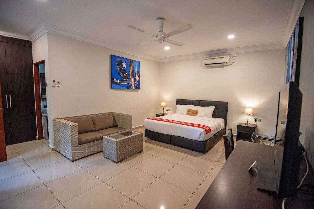 Executive Double or Twin Room (with A/C) - Photo 9