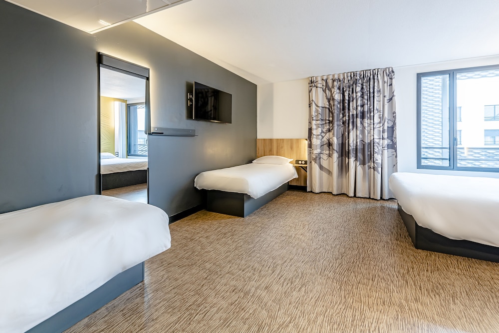 Quadruple Room, Non Smoking - Photo 4