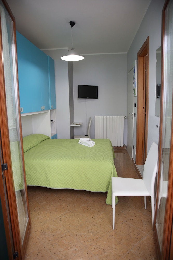 Basic Single Room, Balcony (Ortensia) photo 3