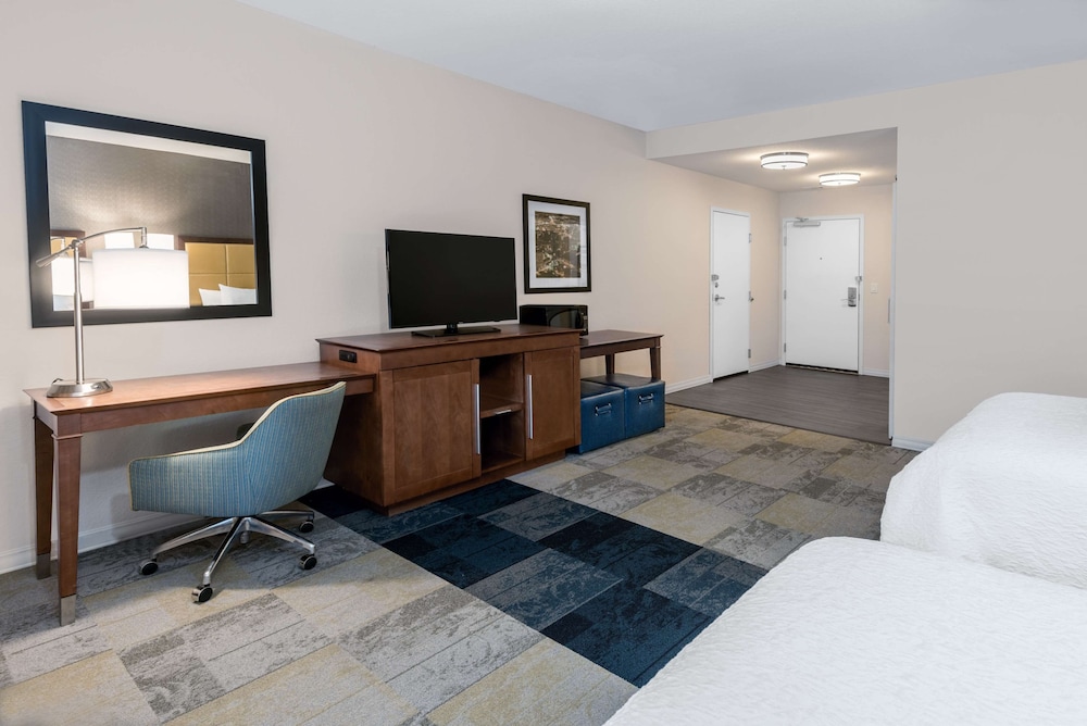 Room, 2 Queen Beds, Accessible, Non Smoking