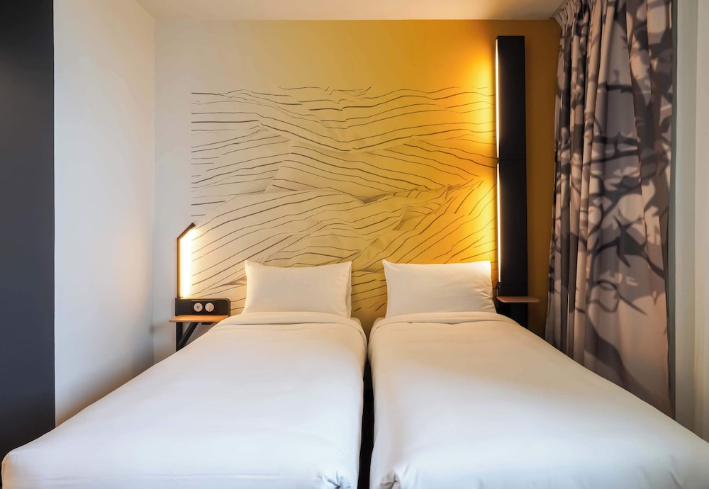 Twin Room, Non Smoking - Photo 2