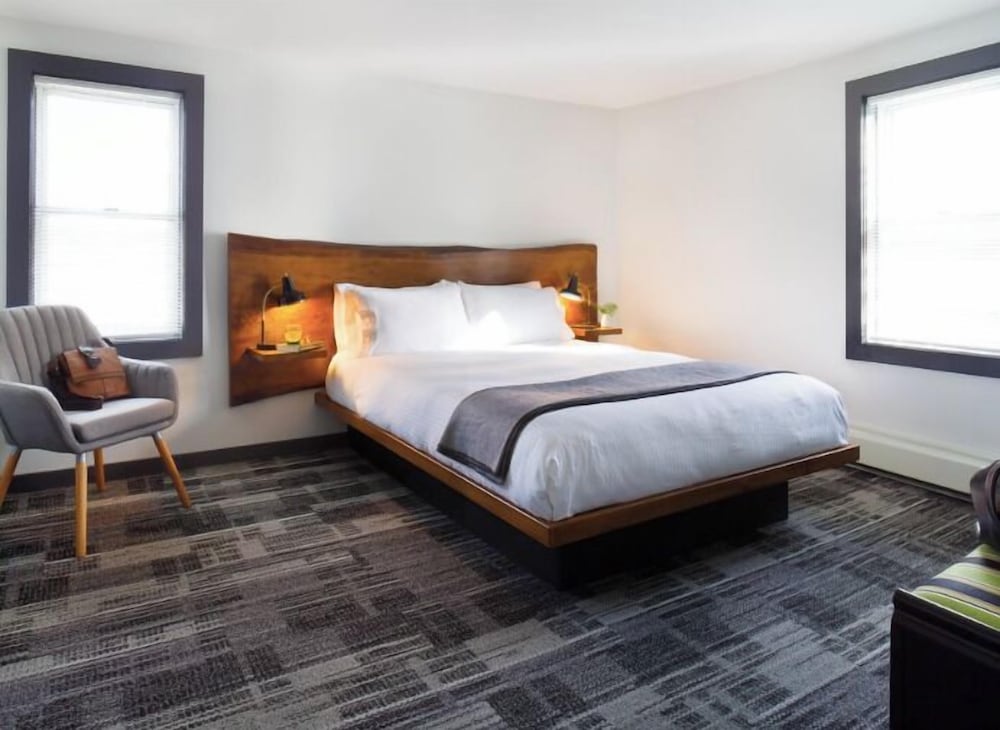 Room, 1 Queen Bed photo 1