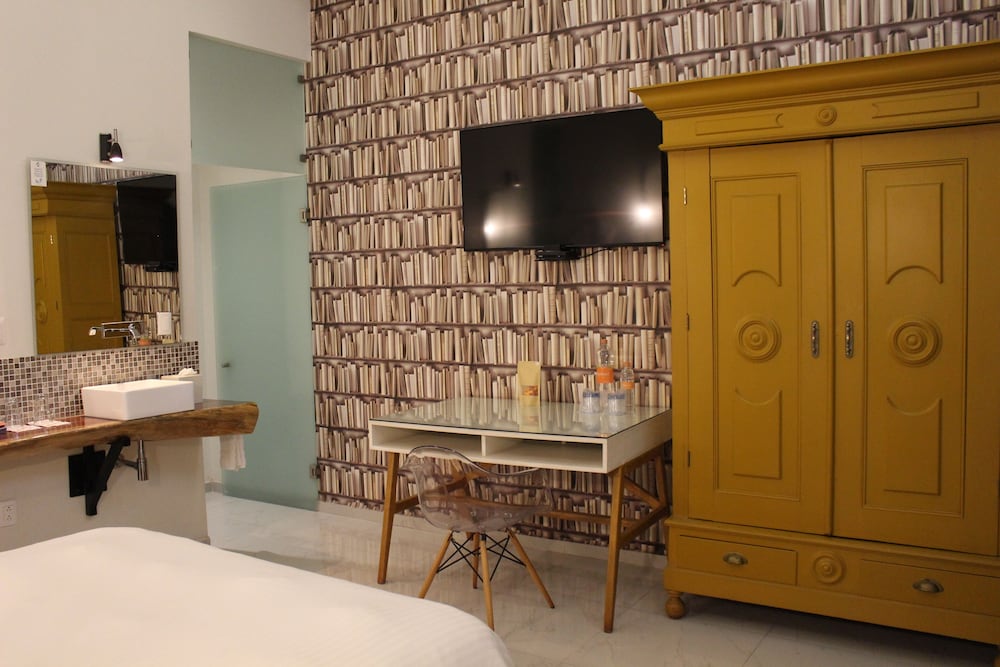 Basic Queen Room photo 3