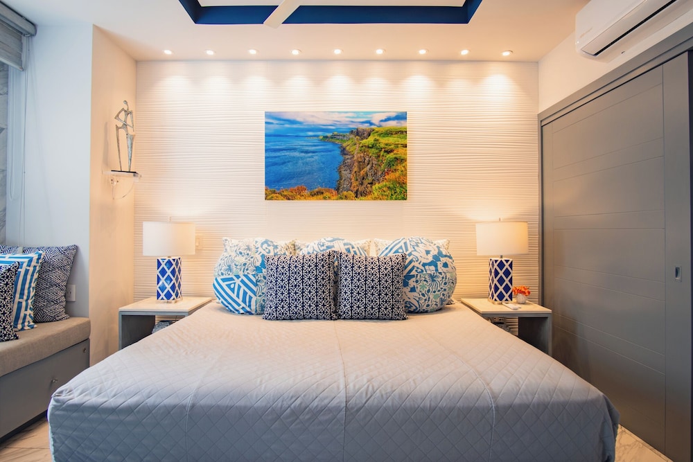 2 Bed Ocean Front View Suite photo 2