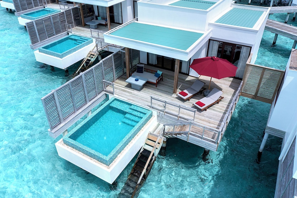 Lagoon Villa with Pool