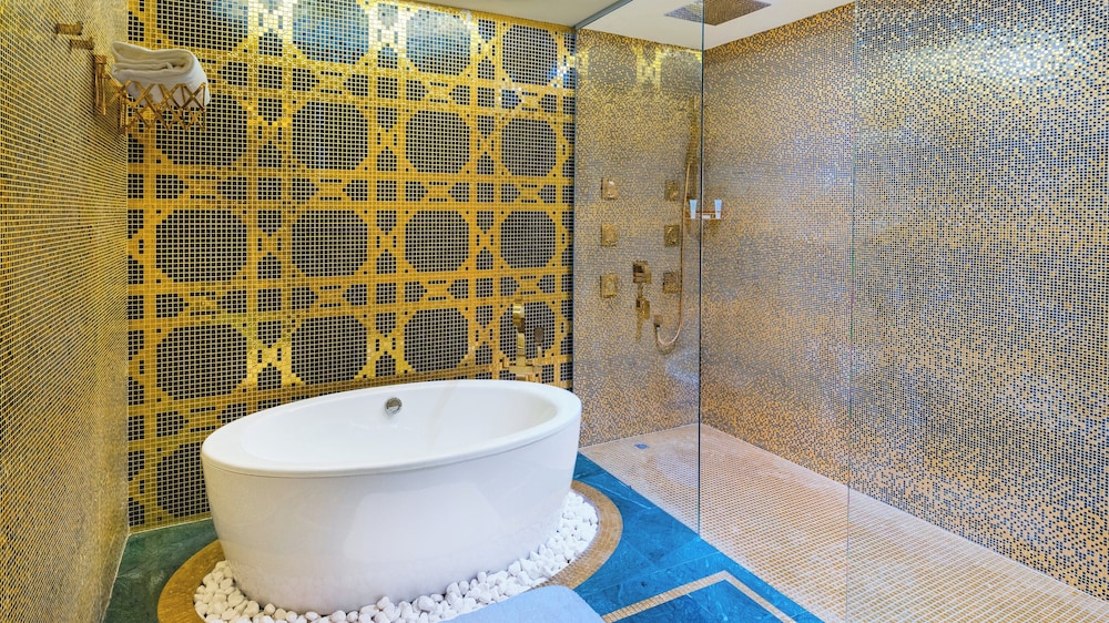 Royal Suite - Photo 9