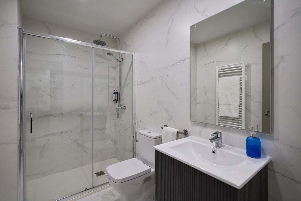 Superior Suite, 2 Bedrooms, Non Smoking - Photo 10