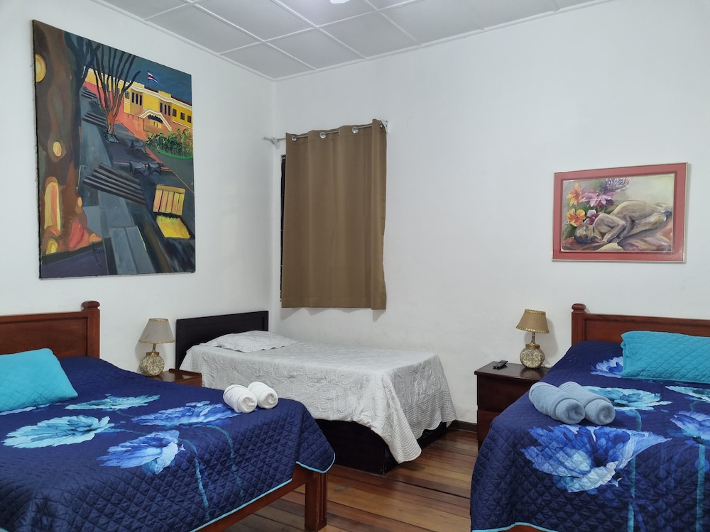 Family Quadruple Room, 2 Double Beds - Photo 3