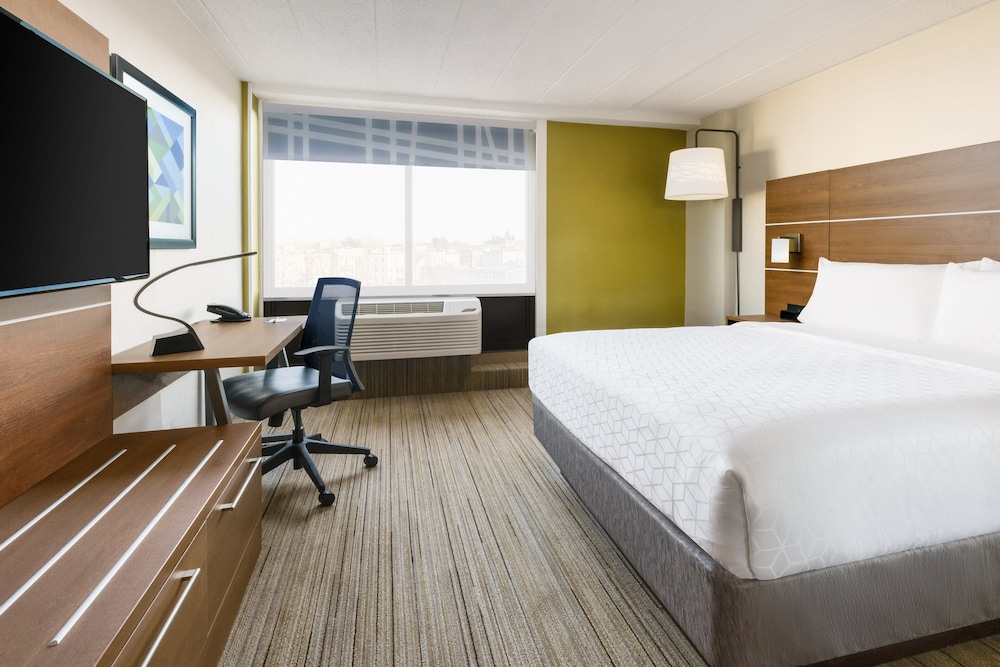 Standard Room, 1 King Bed, Accessible (Mobil Tran Shwr)