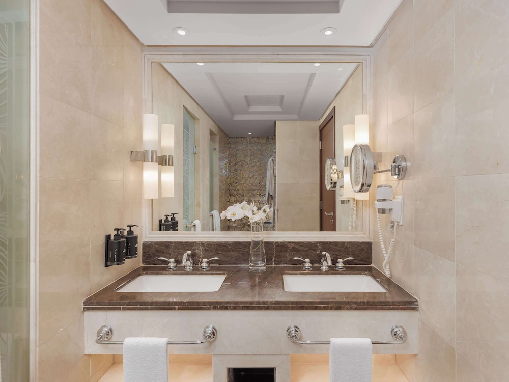 Signature Suite, 1 Bedroom (Partial Kaaba View) - Photo 7