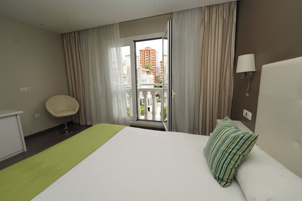 Superior Room - Photo 7