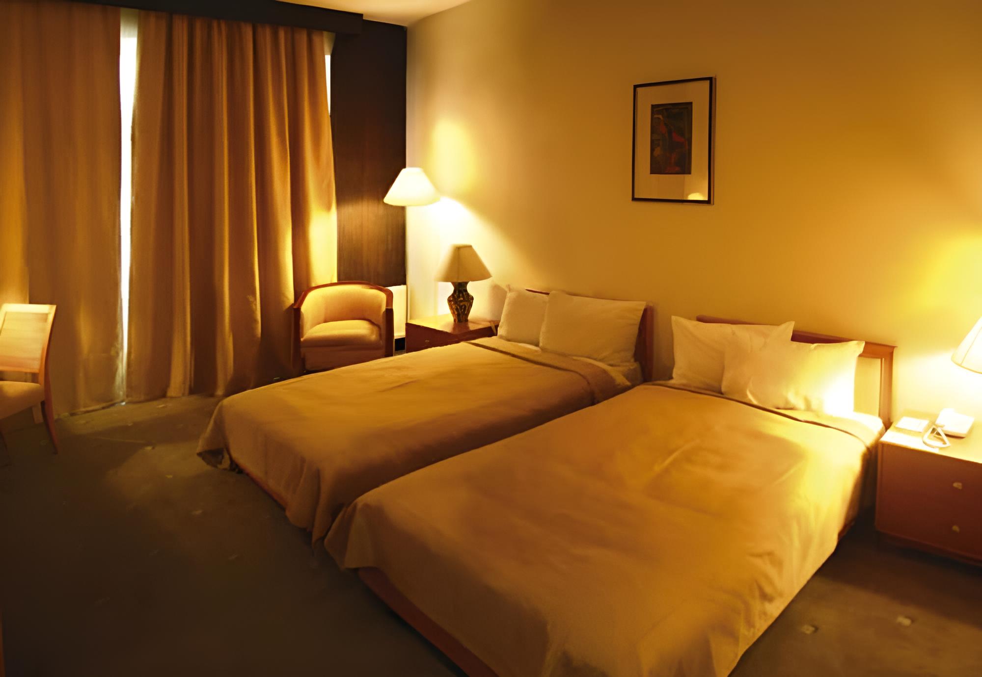 Standard Twin Room, City View