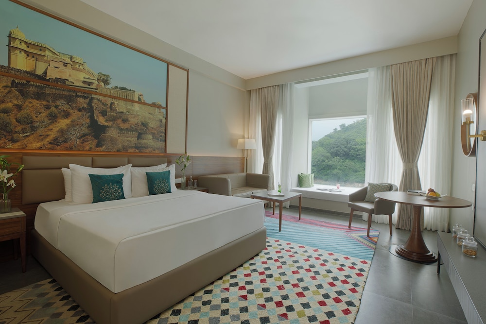 Deluxe Room, Lake View