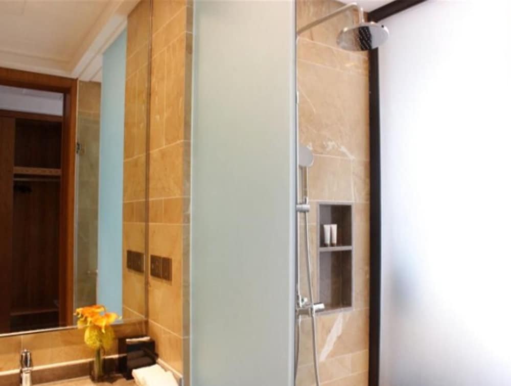 Deluxe Twin Room, City View photo 3
