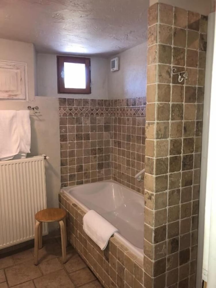 Suite - Photo 3