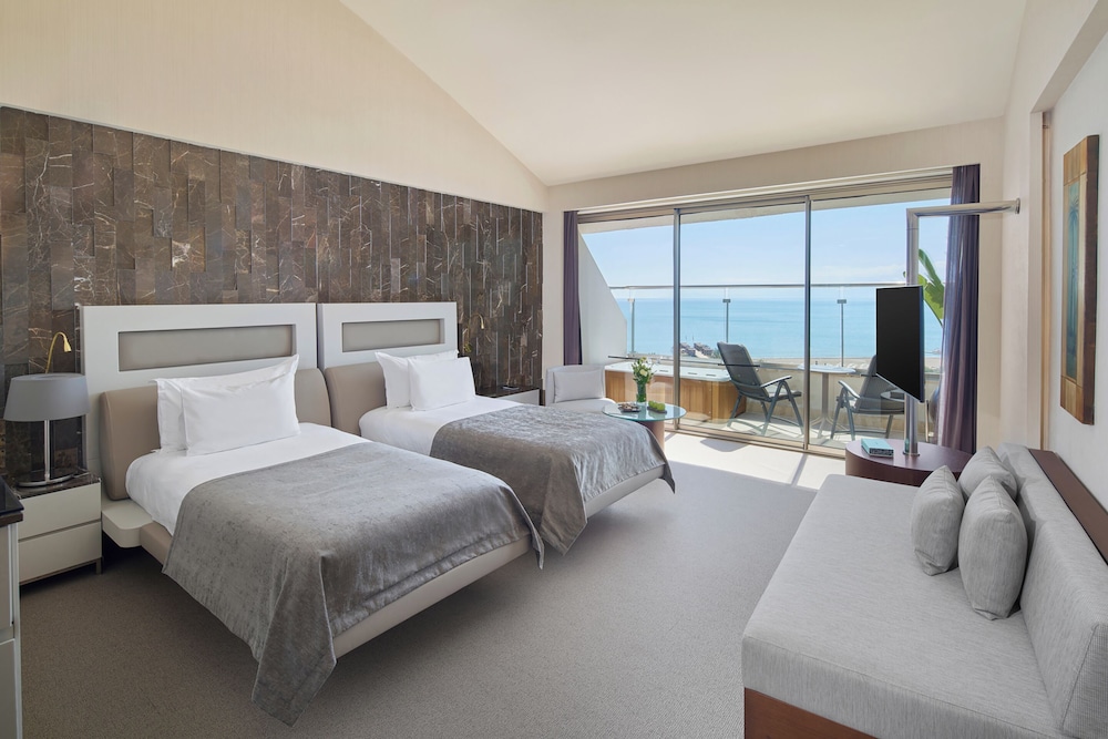Family Suite Roof Sea
