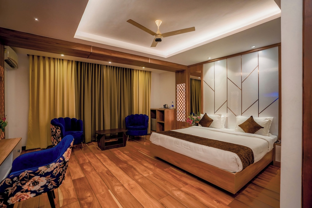Luxury Room - Photo 11