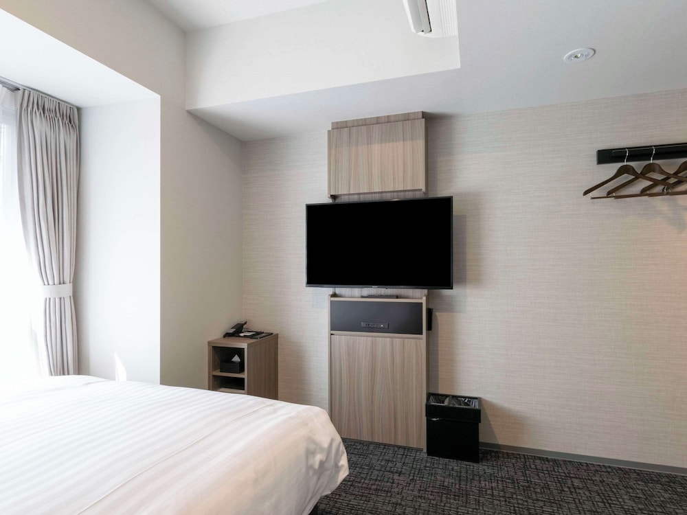 Standard Room, 1 Queen Bed, Non Smoking - Photo 7