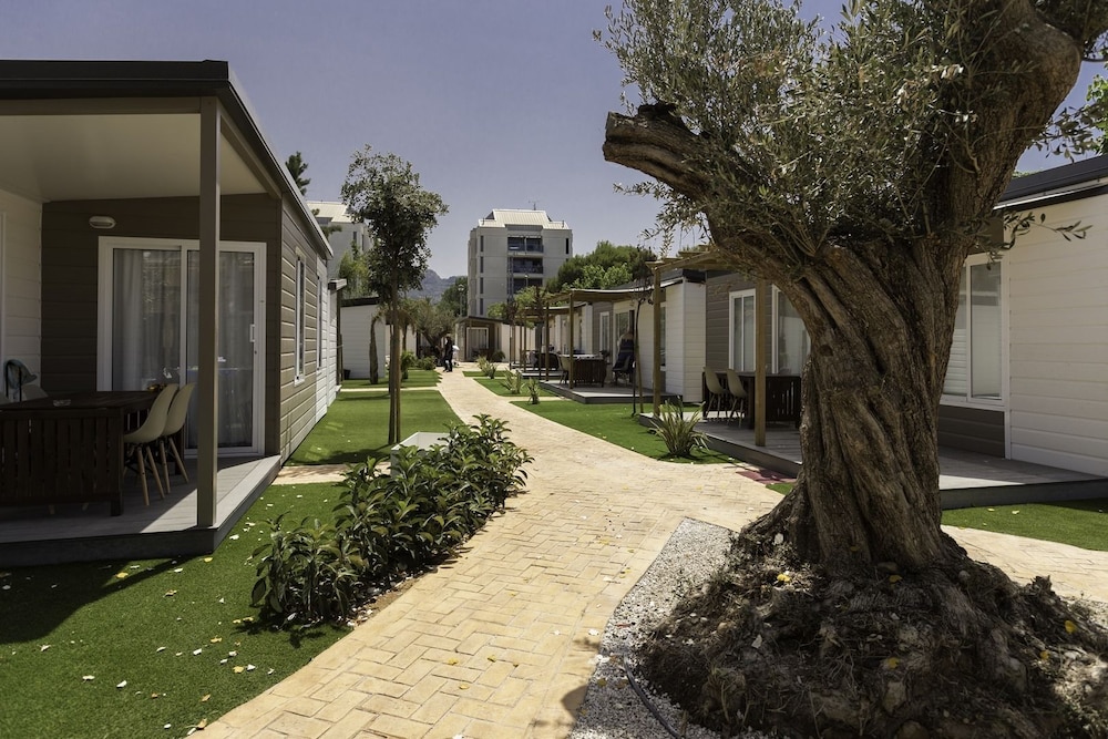Bungalow Básico (Deveses)