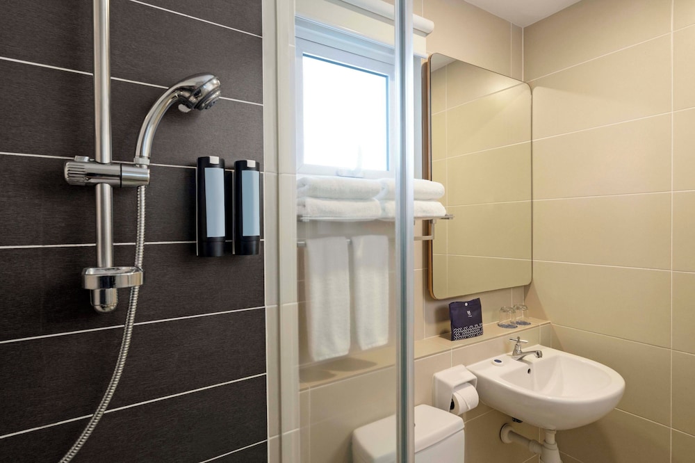 3 Bedroom Deluxe Suite Lakeview