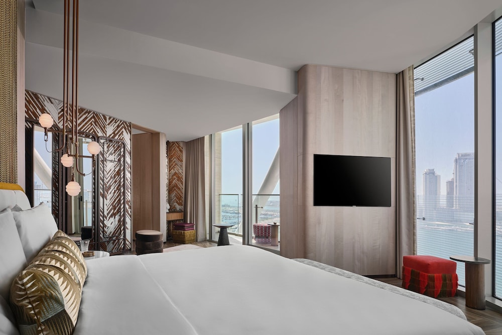 W King Suite - Panoramic Sea View with Balcony