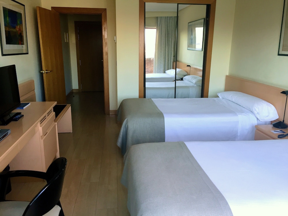 Standard Double Room Single Use - Photo 3
