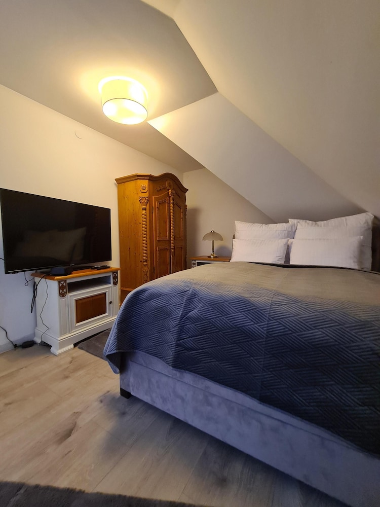 Apartment, Private Bathroom (Dachgeschoss) photo 2