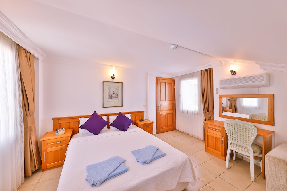 Deniz Manzarali Penthouse Dort Kisilik Oda