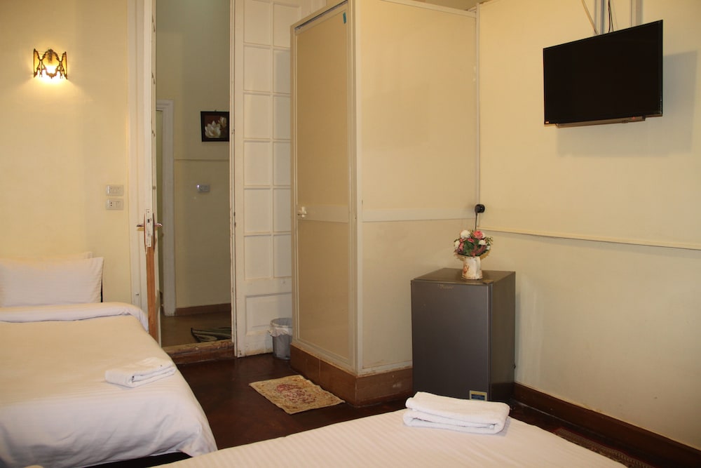 Deluxe Twin Room, 2 Twin Beds, Private Bathroom - Photo 1